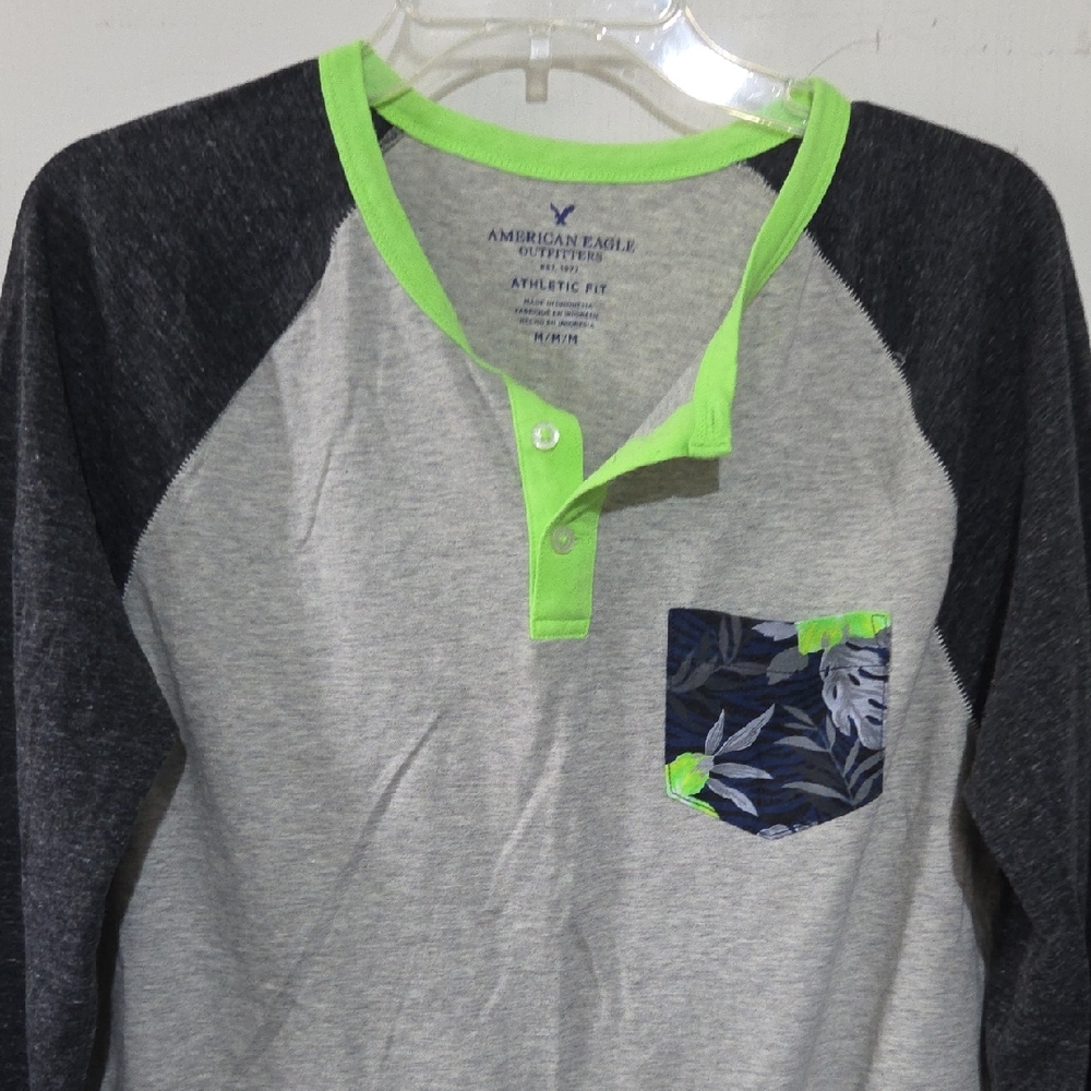 American Eagle Outfitters Gray and Green Henley